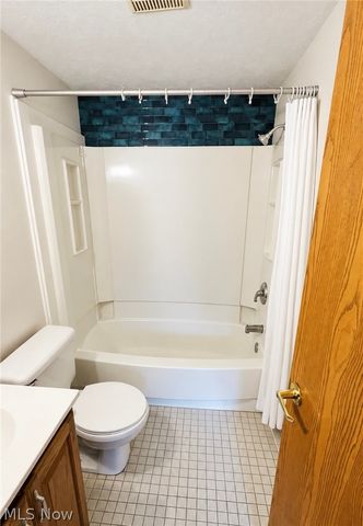 25735 Lorain Road 224, North Olmsted, OH 44070