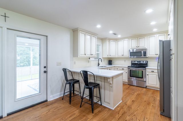 11418 Spring Street, Soddy Daisy, TN 37379