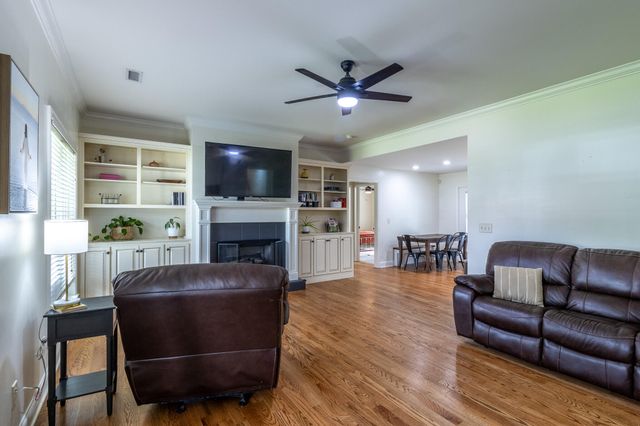 11418 Spring Street, Soddy Daisy, TN 37379
