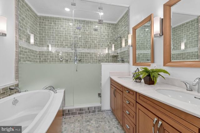 3540 RESERVOIR RD NW, Washington, DC 20007