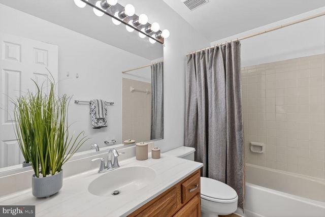 3540 RESERVOIR RD NW, Washington, DC 20007