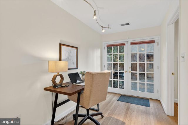 3540 RESERVOIR RD NW, Washington, DC 20007