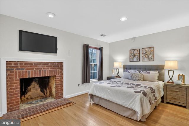 3540 RESERVOIR RD NW, Washington, DC 20007