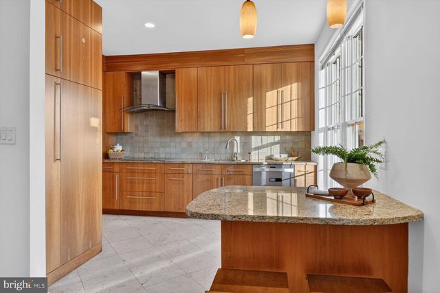 3540 RESERVOIR RD NW, Washington, DC 20007