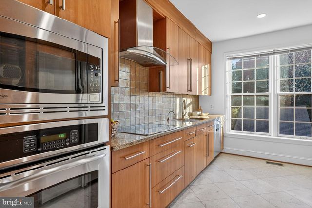 3540 RESERVOIR RD NW, Washington, DC 20007