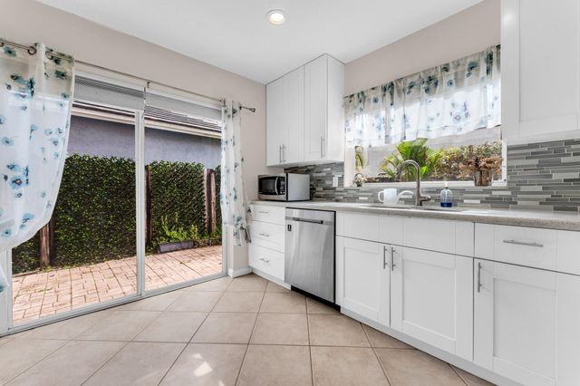 9855 NW 2nd Court, Plantation, FL 33324