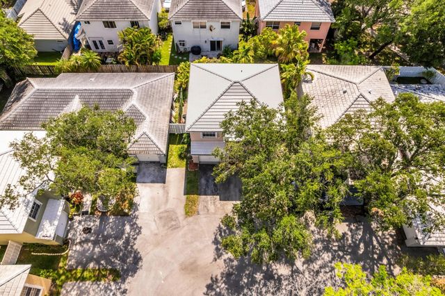 9855 NW 2nd Court, Plantation, FL 33324