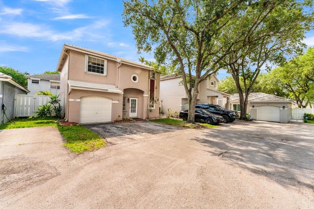 9855 NW 2nd Court, Plantation, FL 33324