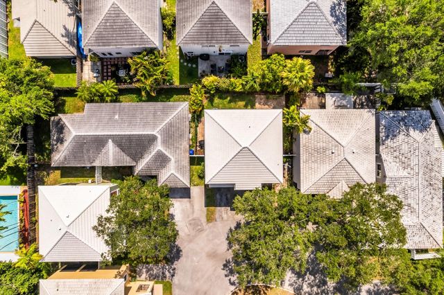 9855 NW 2nd Court, Plantation, FL 33324