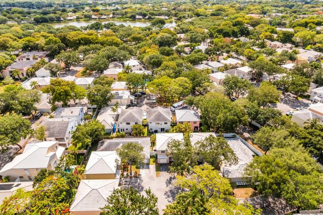 9855 NW 2nd Court, Plantation, FL 33324