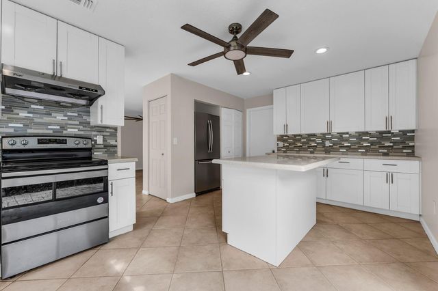 9855 NW 2nd Court, Plantation, FL 33324