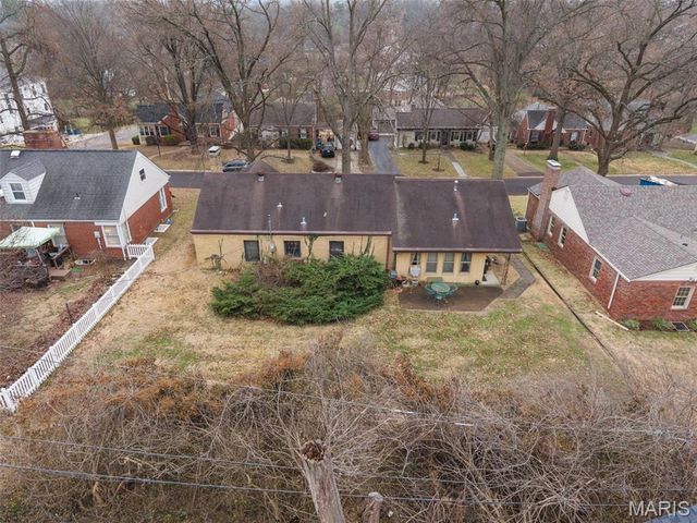 1175 Hillard Road, St Louis, MO 63122