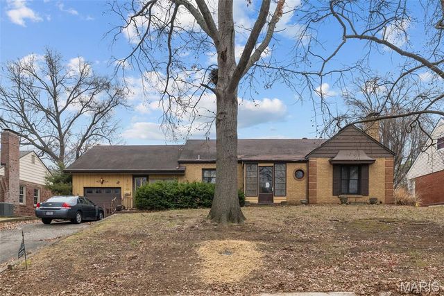 1175 Hillard Road, St Louis, MO 63122