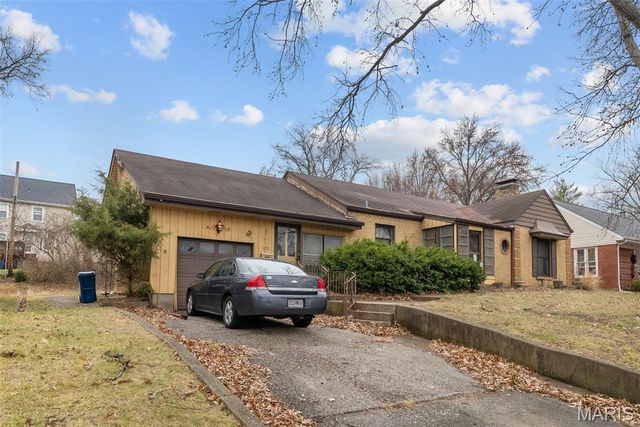 1175 Hillard Road, St Louis, MO 63122