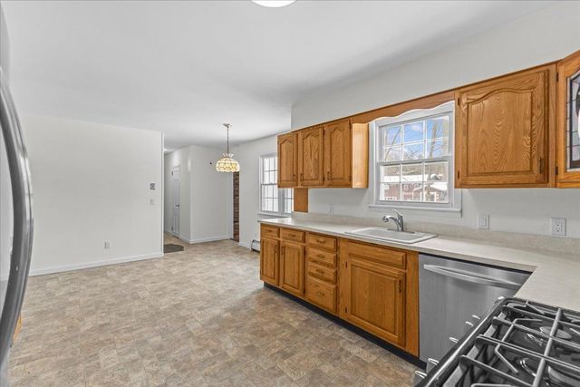 23 Birchwood Lane, Burlington, VT 05408