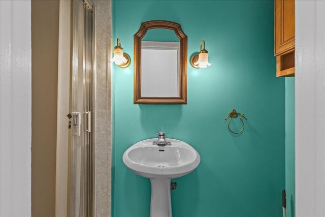 23 Birchwood Lane, Burlington, VT 05408