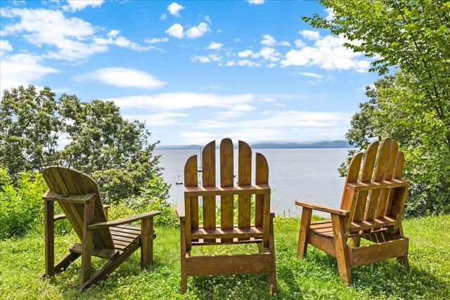 23 Birchwood Lane, Burlington, VT 05408