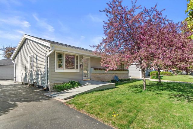 8613 Ohio AVENUE, Milwaukee, WI 53227