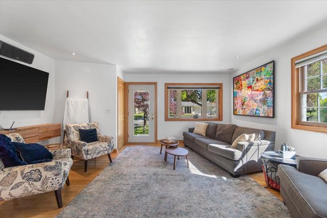 8613 Ohio AVENUE, Milwaukee, WI 53227