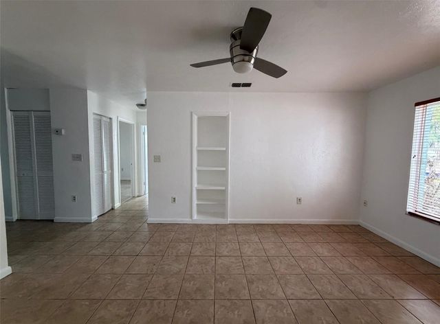 1048 SW 6TH DRIVE B, Gainesville, FL 32601