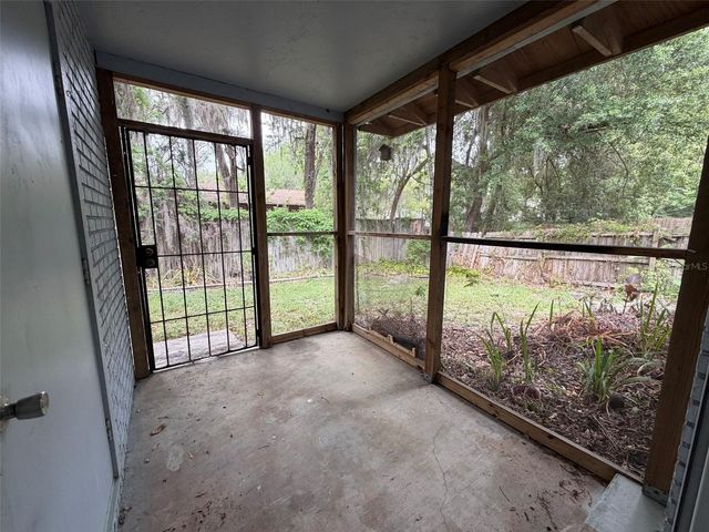 1048 SW 6TH DRIVE B, Gainesville, FL 32601