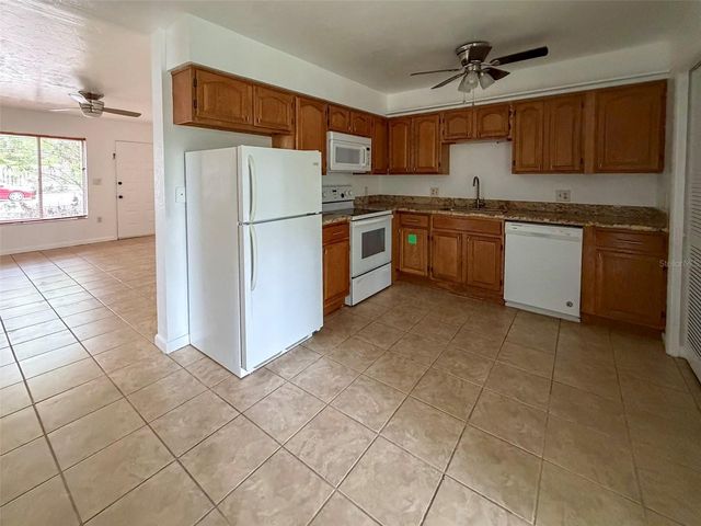 1048 SW 6TH DRIVE B, Gainesville, FL 32601