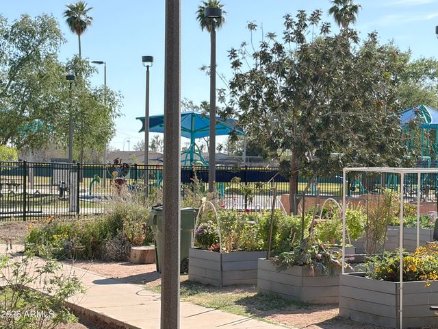 543 W 18TH Street, Tempe, AZ 85281