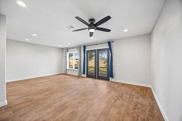 9715 Greenwillow Street, Houston, TX 77096