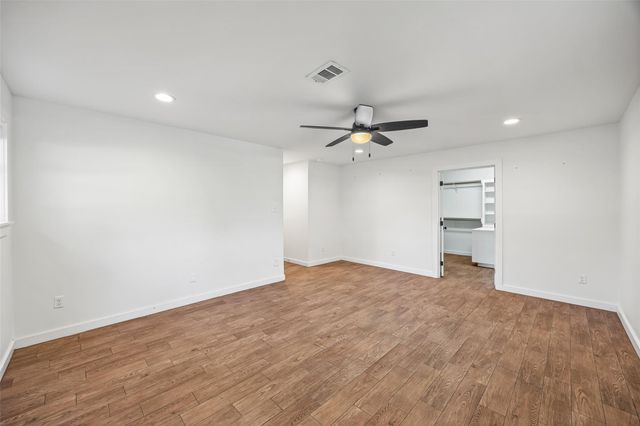 9715 Greenwillow Street, Houston, TX 77096