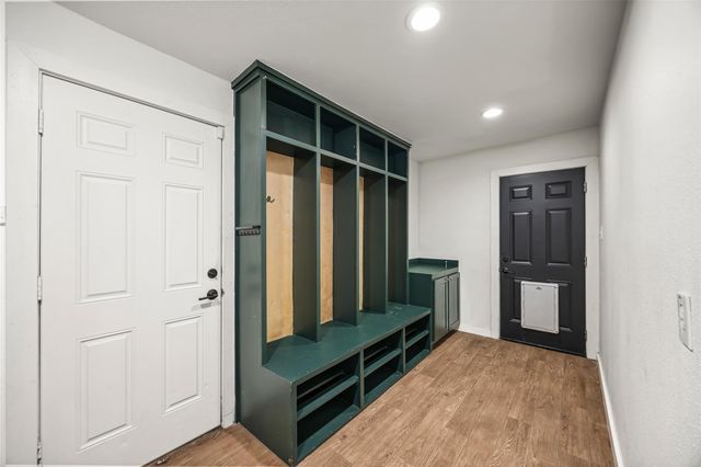 9715 Greenwillow Street, Houston, TX 77096