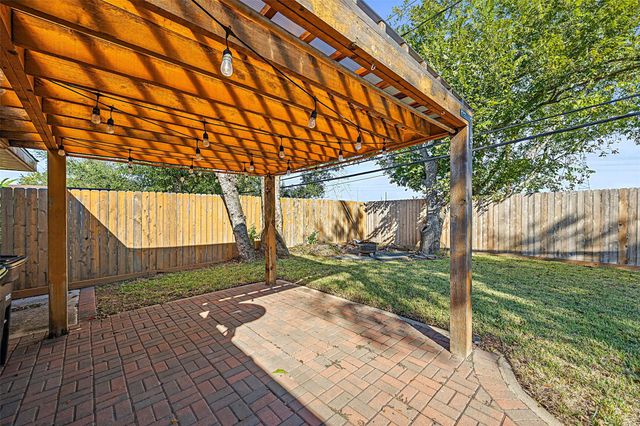 9715 Greenwillow Street, Houston, TX 77096