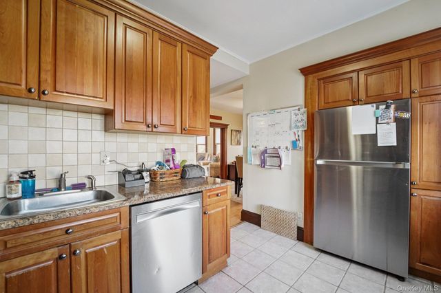 76 E Maple Avenue, Suffern, NY 10901