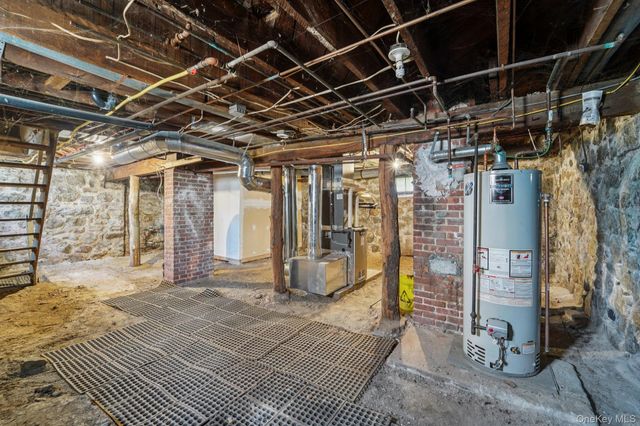 76 E Maple Avenue, Suffern, NY 10901