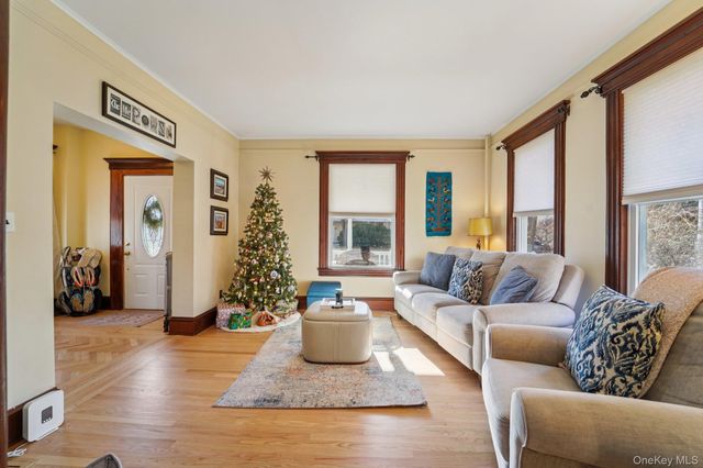 76 E Maple Avenue, Suffern, NY 10901