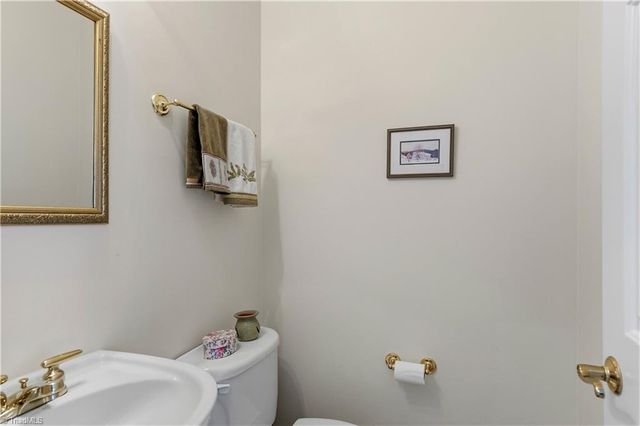 1869 Curraghmore Road, Clemmons, NC 27012