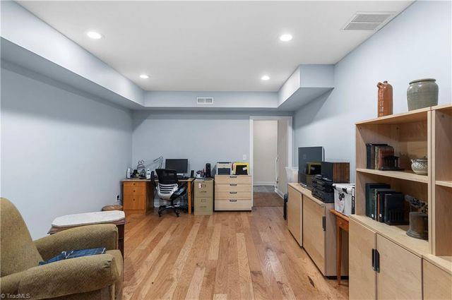 1869 Curraghmore Road, Clemmons, NC 27012