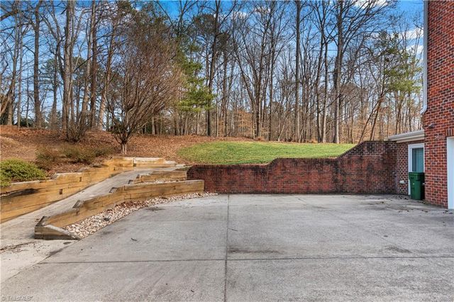 1869 Curraghmore Road, Clemmons, NC 27012