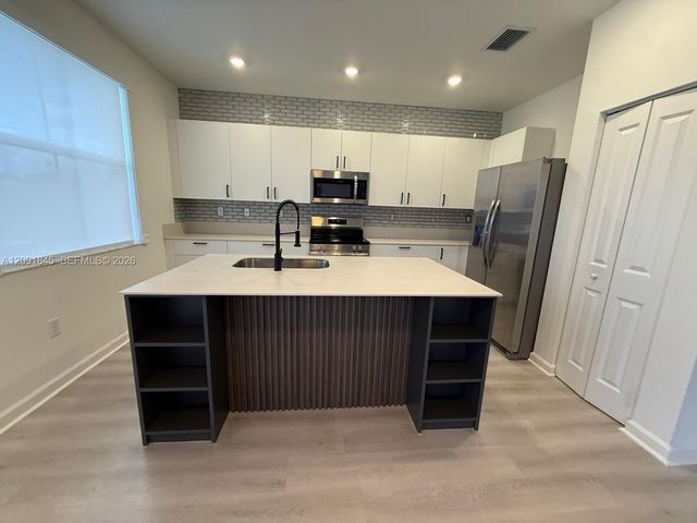 2661 SE 24th Court, Homestead, FL 33035