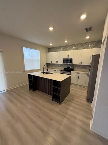 2661 SE 24th Court, Homestead, FL 33035