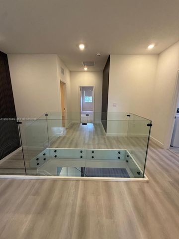 2661 SE 24th Court, Homestead, FL 33035
