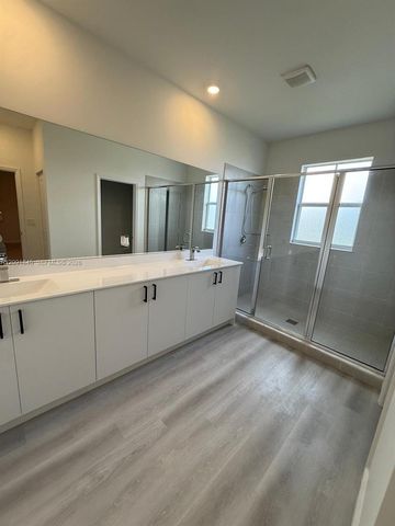 2661 SE 24th Court, Homestead, FL 33035