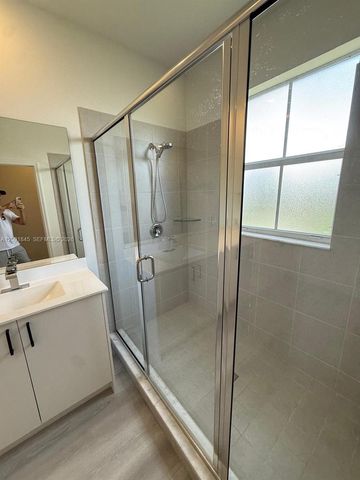 2661 SE 24th Court, Homestead, FL 33035