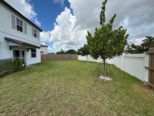 2661 SE 24th Court, Homestead, FL 33035