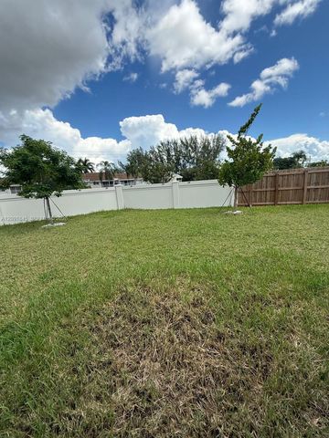 2661 SE 24th Court, Homestead, FL 33035