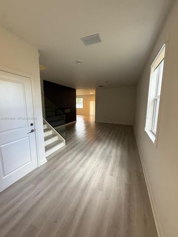 2661 SE 24th Court, Homestead, FL 33035
