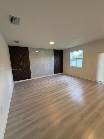 2661 SE 24th Court, Homestead, FL 33035