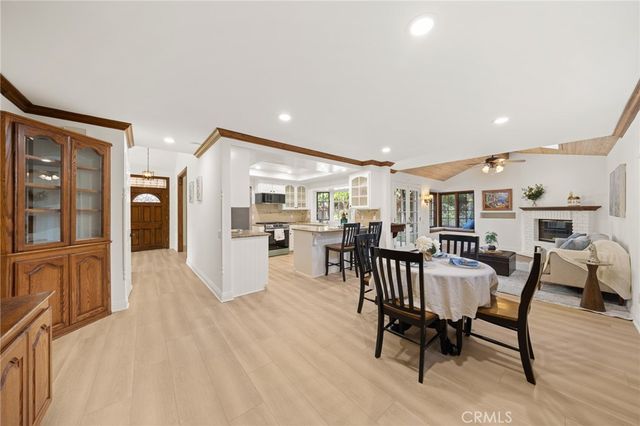 17 Alderbrook, Irvine, CA 92604
