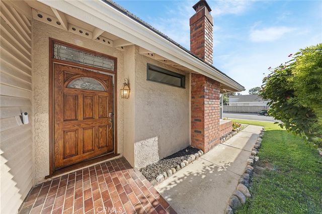 17 Alderbrook, Irvine, CA 92604
