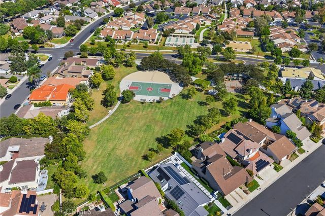 17 Alderbrook, Irvine, CA 92604