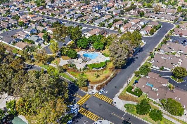17 Alderbrook, Irvine, CA 92604